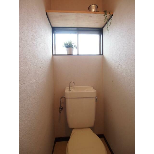 ※写真は別の部屋のものです。