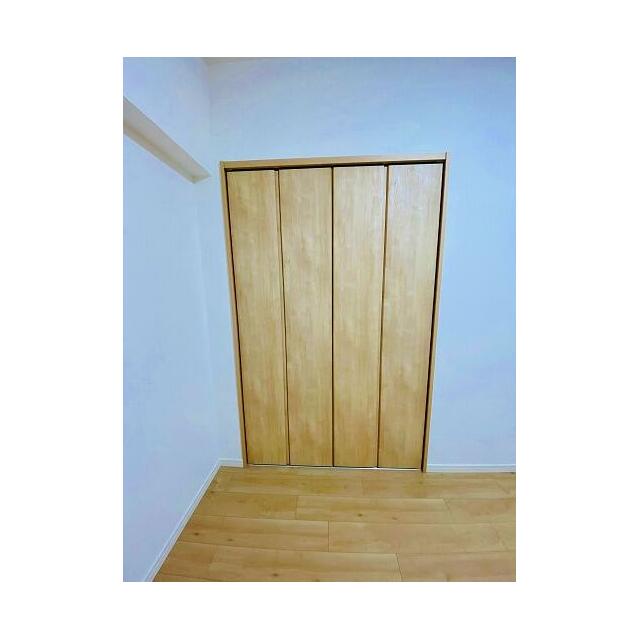 「中洋室」クローゼット閉