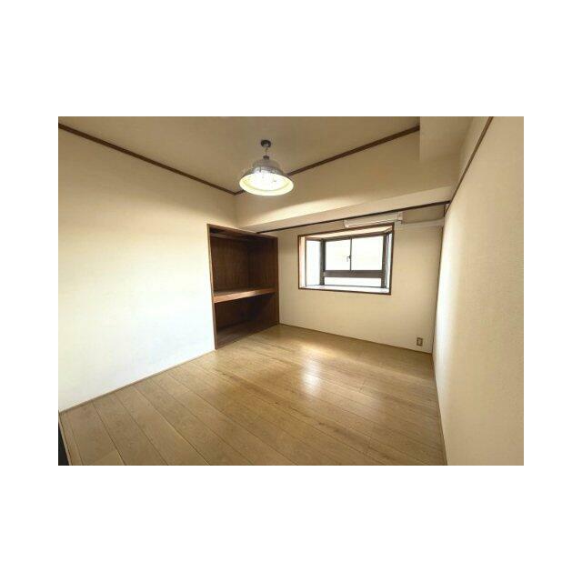 個人の部屋や寝室として使える洋室です！