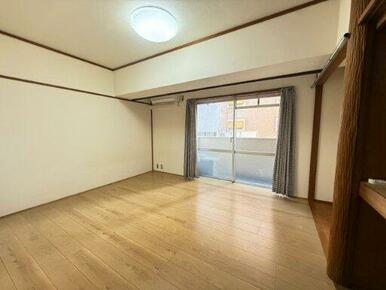 収納スペースも広く、使い勝手のいい洋室です♪