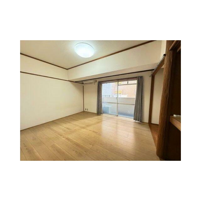 収納スペースも広く、使い勝手のいい洋室です♪