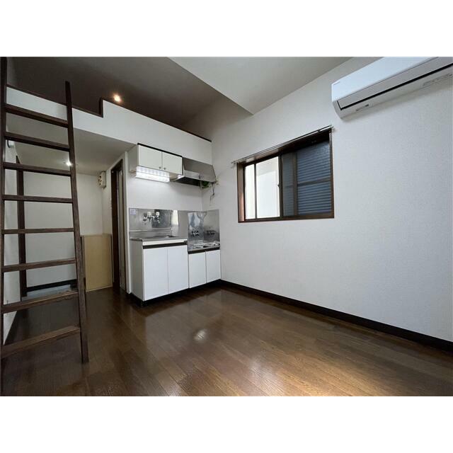 洋室（ロフト付き、角部屋）