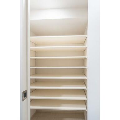 シューズボックス