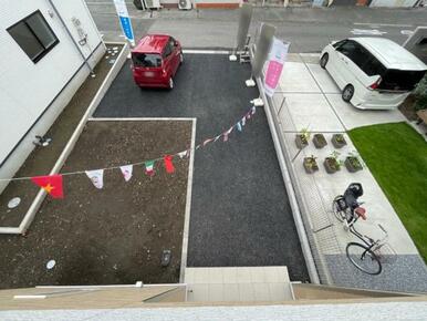 カースペース2台！並列駐車もできます♪