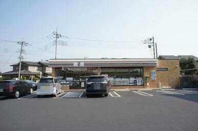 セブンイレブン佐野工業団地店まで徒歩7分（500ｍ）