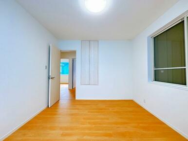 「2階北側洋室」約7帖のお部屋です。