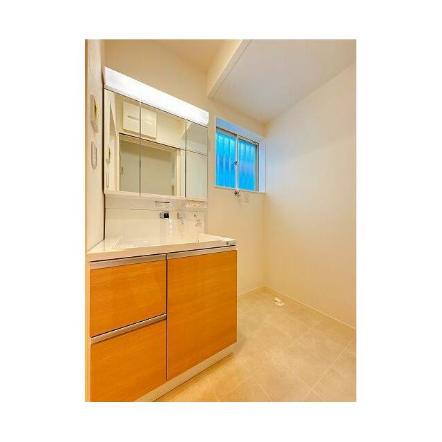 「洗面脱衣所」ハウステック製の洗面化粧台へ新品交換済みです。