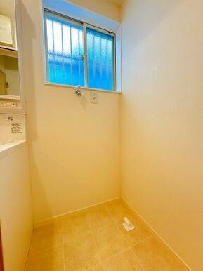 「洗面脱衣所」洗濯機スペースです。