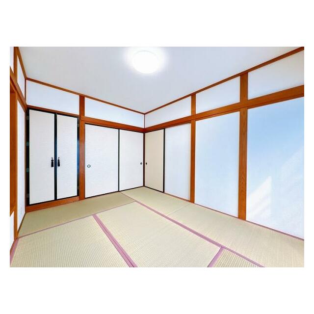 「和室」約6帖のお部屋です。畳は表替えを実施しております。