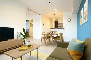 家具はイメージです。対面カウンターキッチンで家族との対話を楽しみながら料理ができます