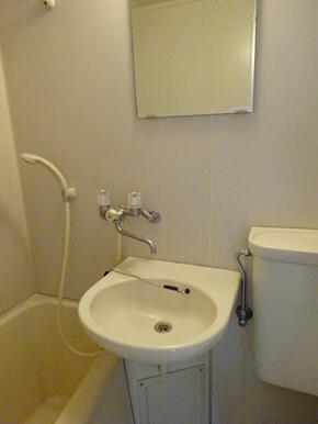 洗面台（別室参照）