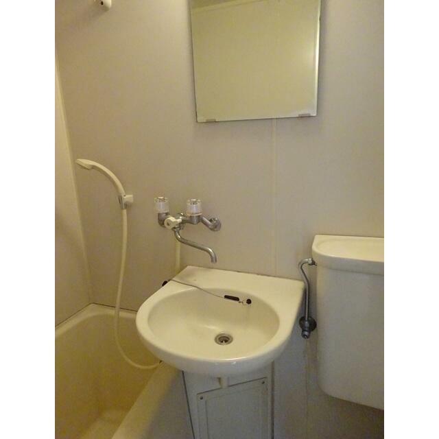 洗面台（別室参照）