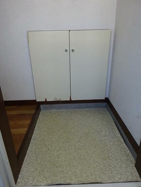 玄関（別室参照）