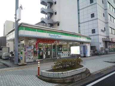 ファミリーマート津駅前店