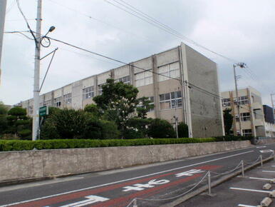 善通寺市立滝川小学校