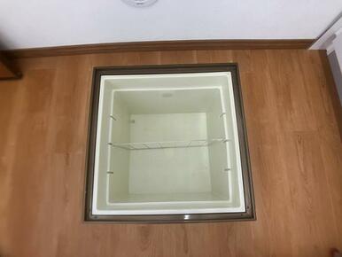 キッチン　床下収納