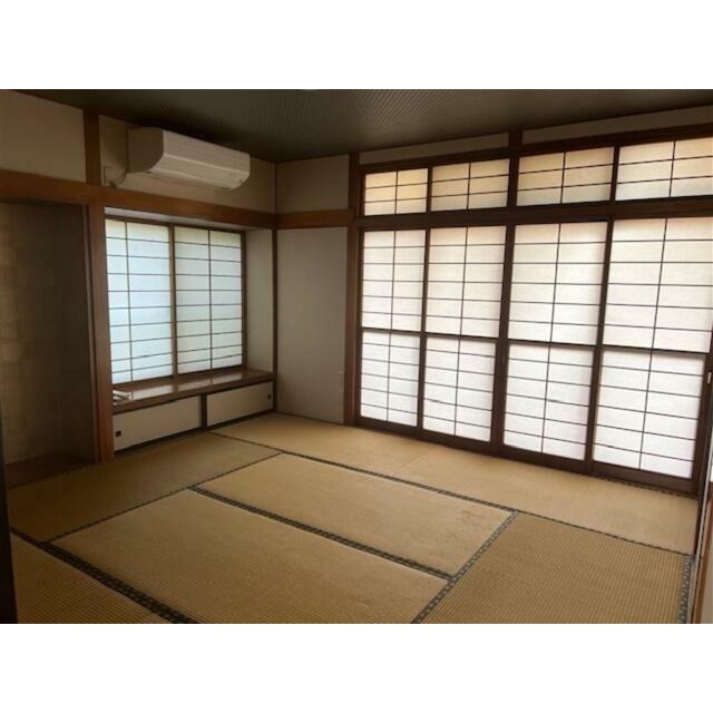 リビング隣の続き間和室