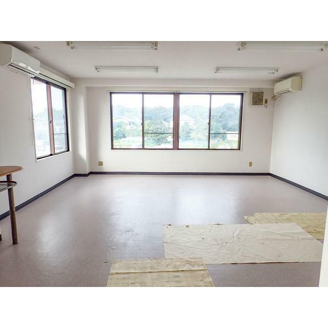 事務所17帖。エアコン2台付の快適仕事空間※以前募集時撮影