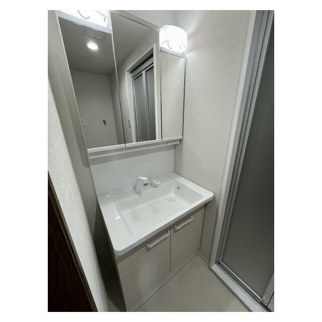 「洗面台」新品交換済みです。