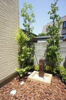 ペットのお散歩等の帰りにこちらで洗うことが出来ますね♪