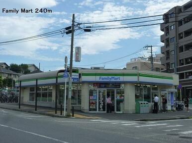 Family　Mart