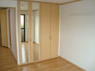 洋室②クローゼット