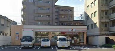 セブンイレブン横浜中里店