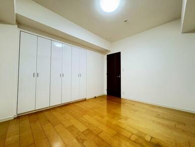 「南西側洋室」