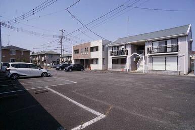 敷地内駐車場もございます（空き要確認）詳細は窓口までお問合せ下さいませ。