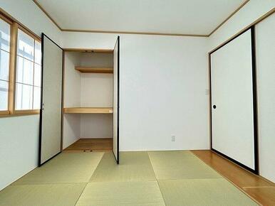 和室　収納