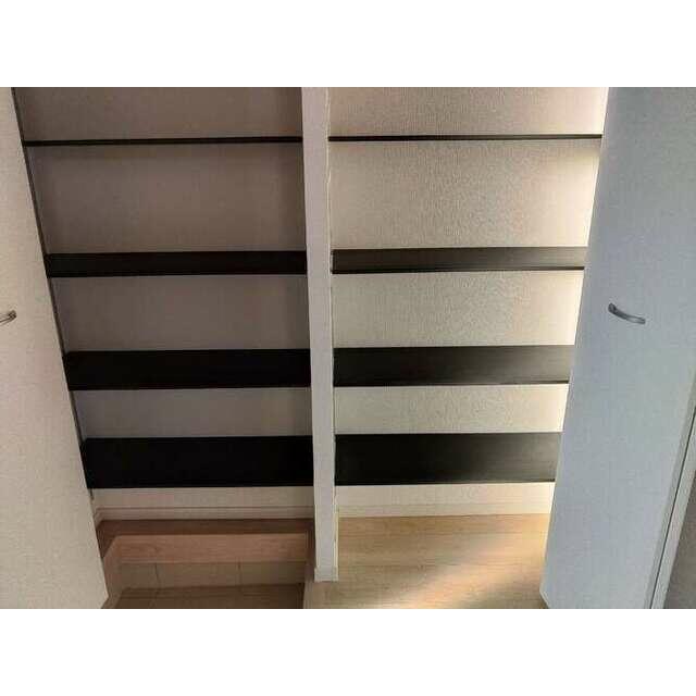 案外増えてしまう靴も収納があるので安心