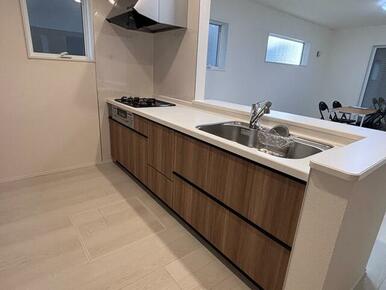 コンロ数が増えると手の込んだ料理に思わずチャレンジしてみたくなる！？（1号棟）