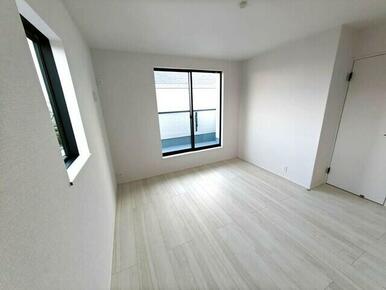 ①号棟 南向きバルコニーのある２階洋室