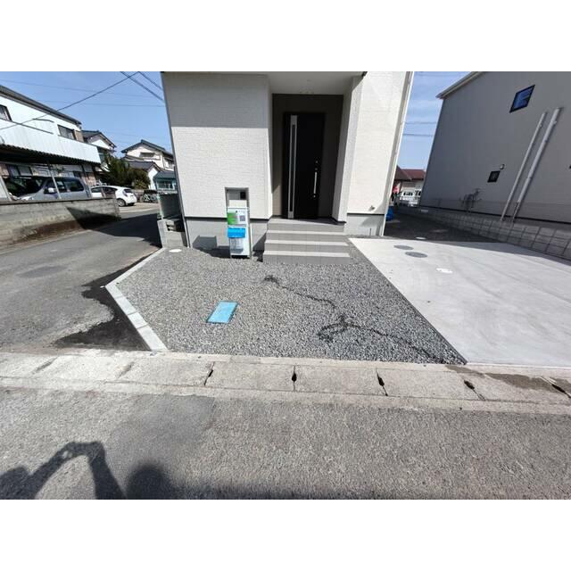 ①号棟 不在時でも荷物の受取りができる宅配BOX モニター越しの対応ができるインターホン付き