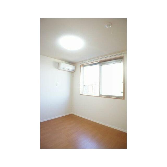 初期費用軽減に嬉しいエアコン・照明器具付きの洋室☆