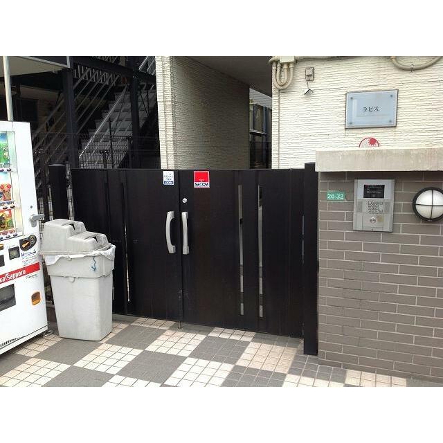 オートロックゲート付き。