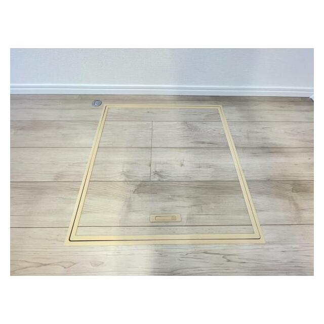 お漬物を漬けたり鍋などの季節物もしまっておける便利な床下収納！