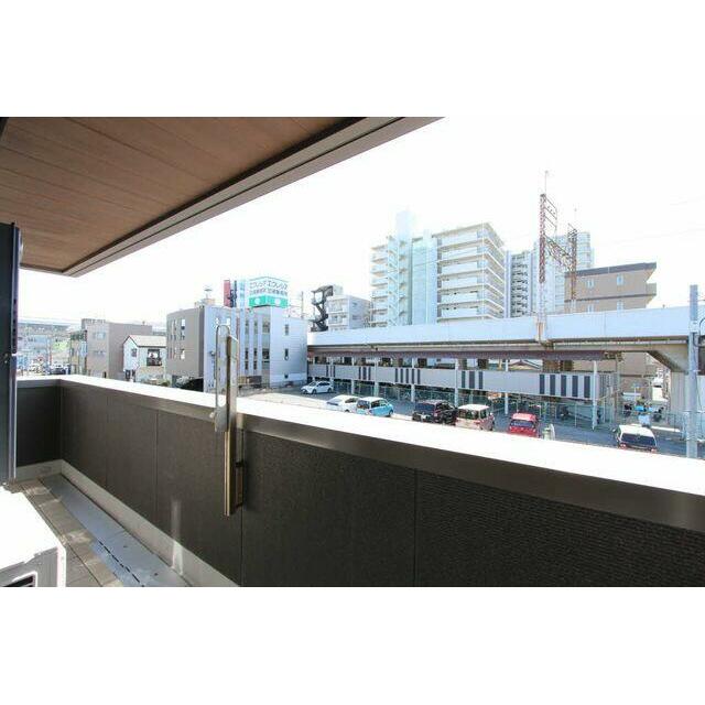 バルコニーは南向きです。