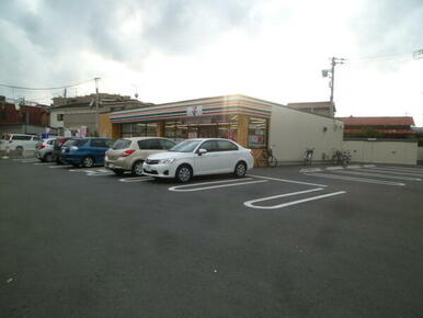 セブンイレブン千葉誉田駅前店