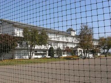 真岡西中学校　1765ｍ/徒歩23分、車5分