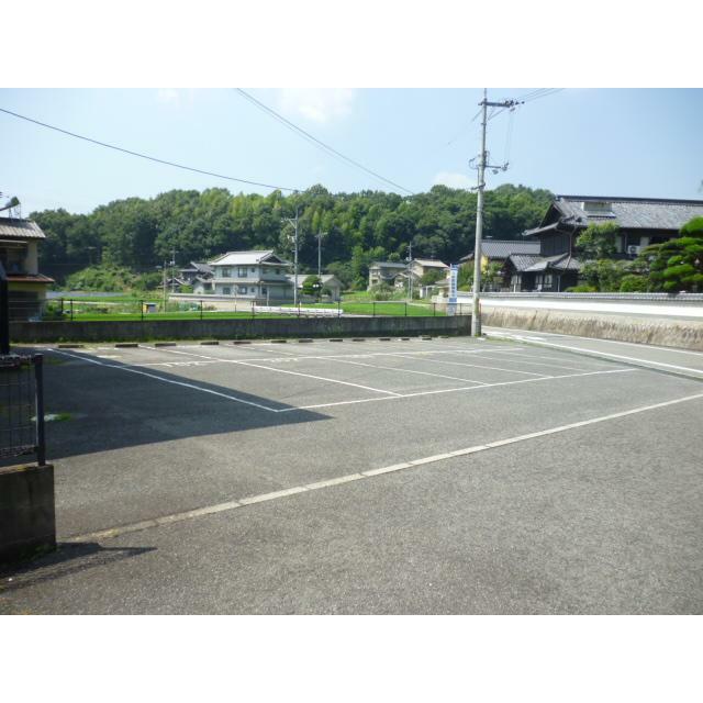 駐車場全景