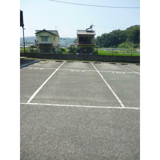 駐車スペース（縦列２台）
