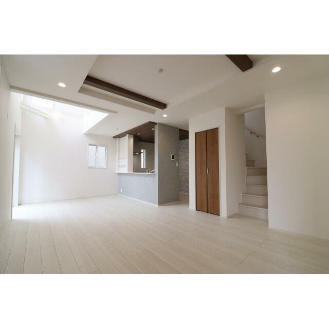 (2)号棟 LDK（18.0帖）