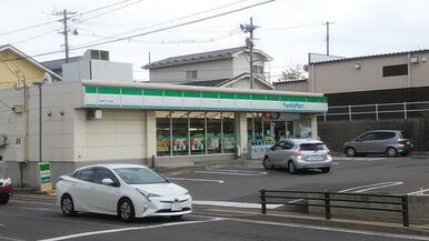 ファミリーマート南中山一丁目店