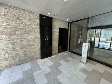 マンション入口。