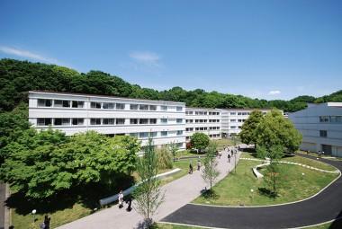 日本女子大学人間社会学部