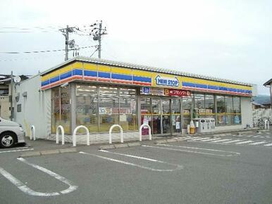 ミニストップ（コンビニ）まで770ｍ