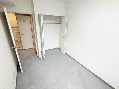 洋室はクロ―ゼット付きですっきり収納♪