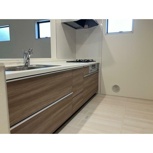 使い勝手のいいカウンター式はもはやキッチンの主流（3号棟）