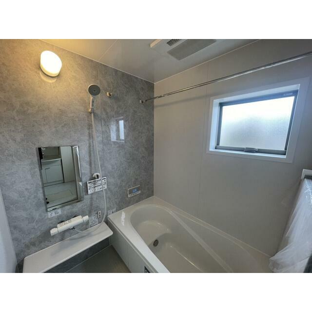 朝風呂、シャワー、夜のバスタイムと使い方は自在（1号棟）